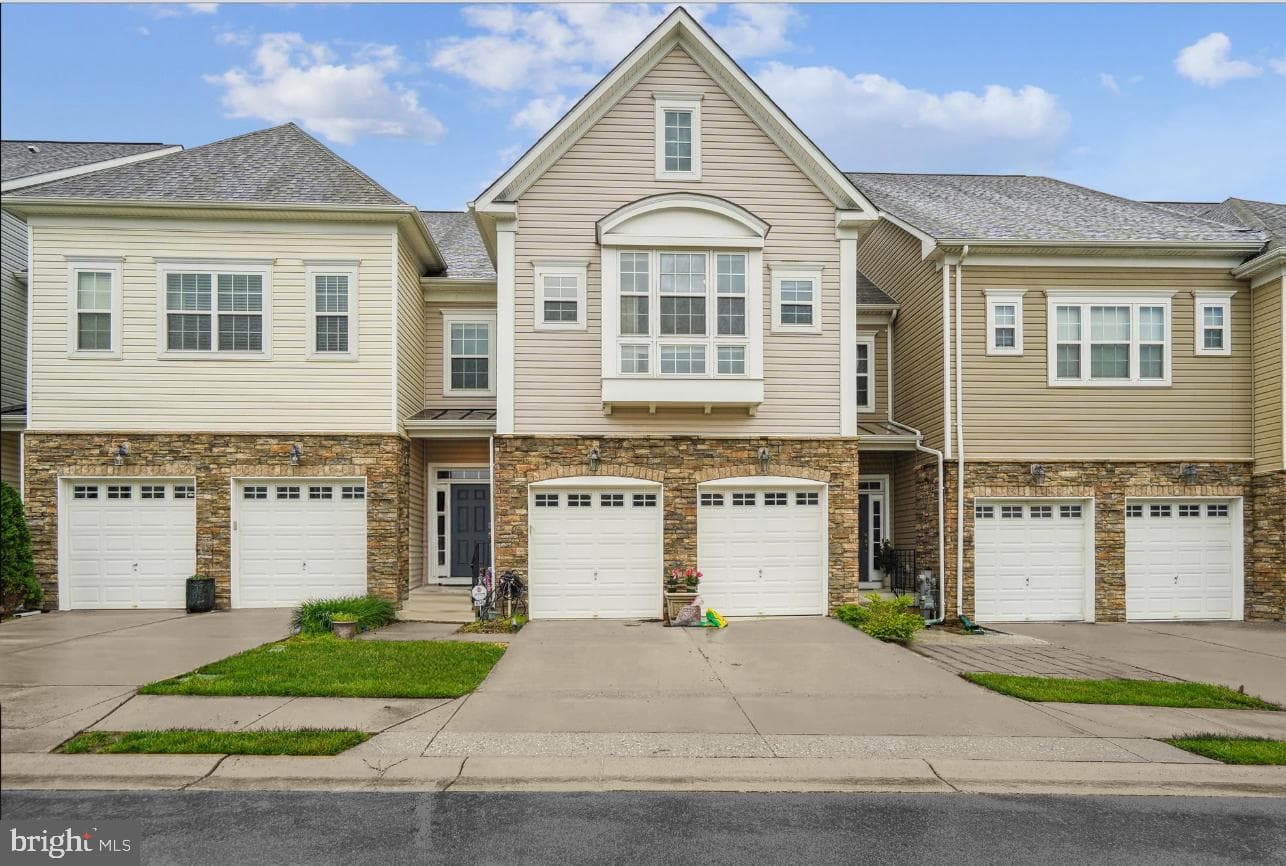 8746 Polished Pebble Way photo 1