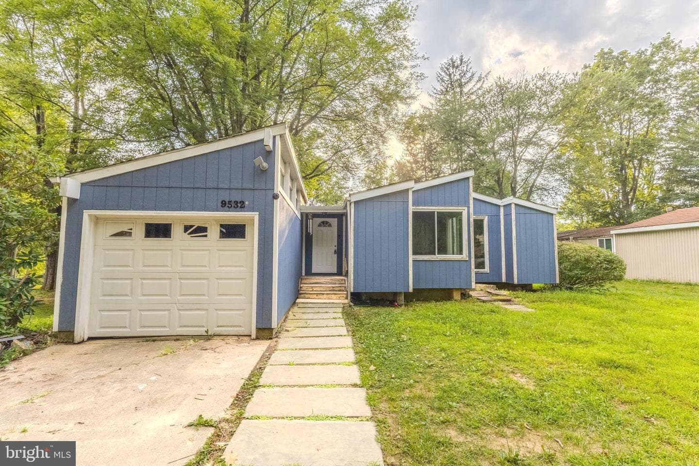 9532 Wandering Way photo 1
