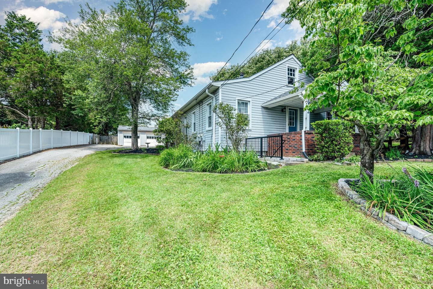 2932 Rogers Avenue photo 1