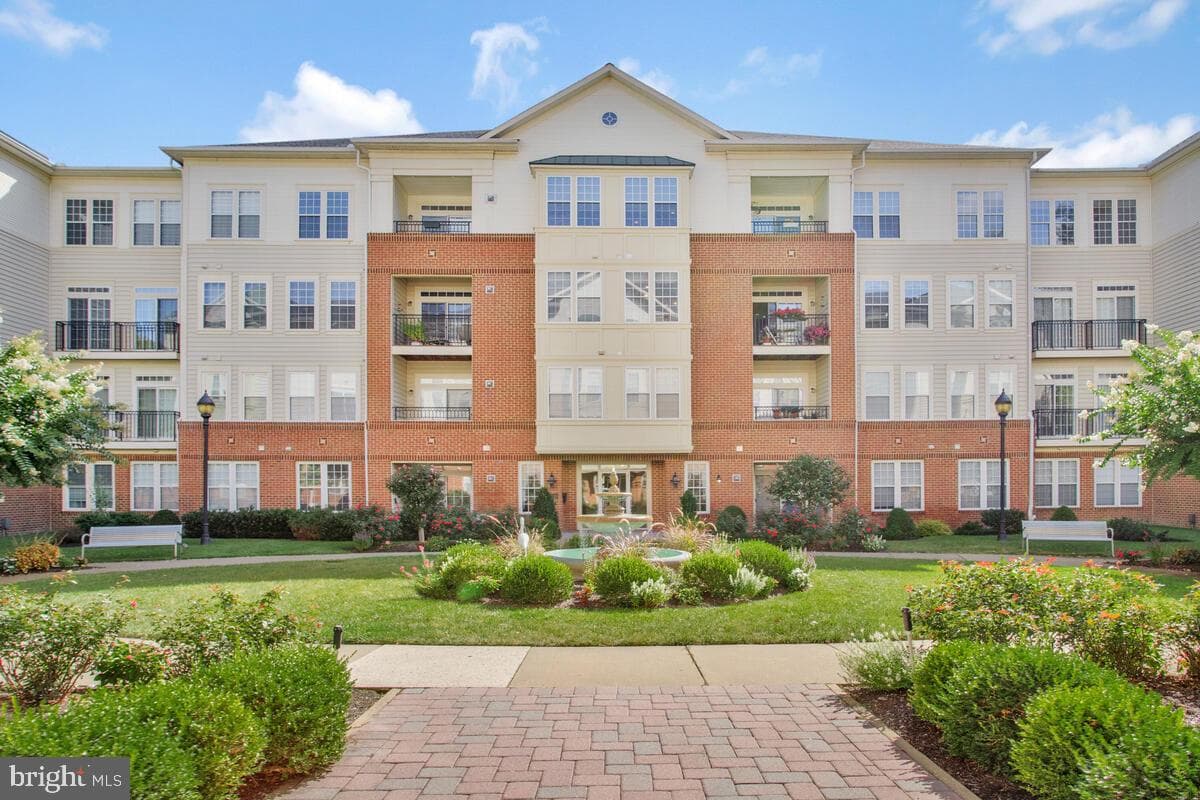 2530 Kensington Gardens #403 photo 1