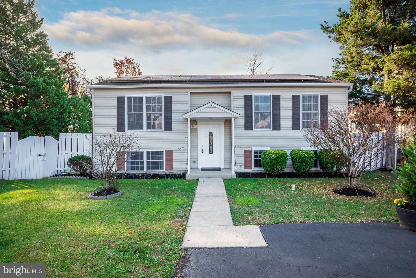 8252 Glen Court photo 1