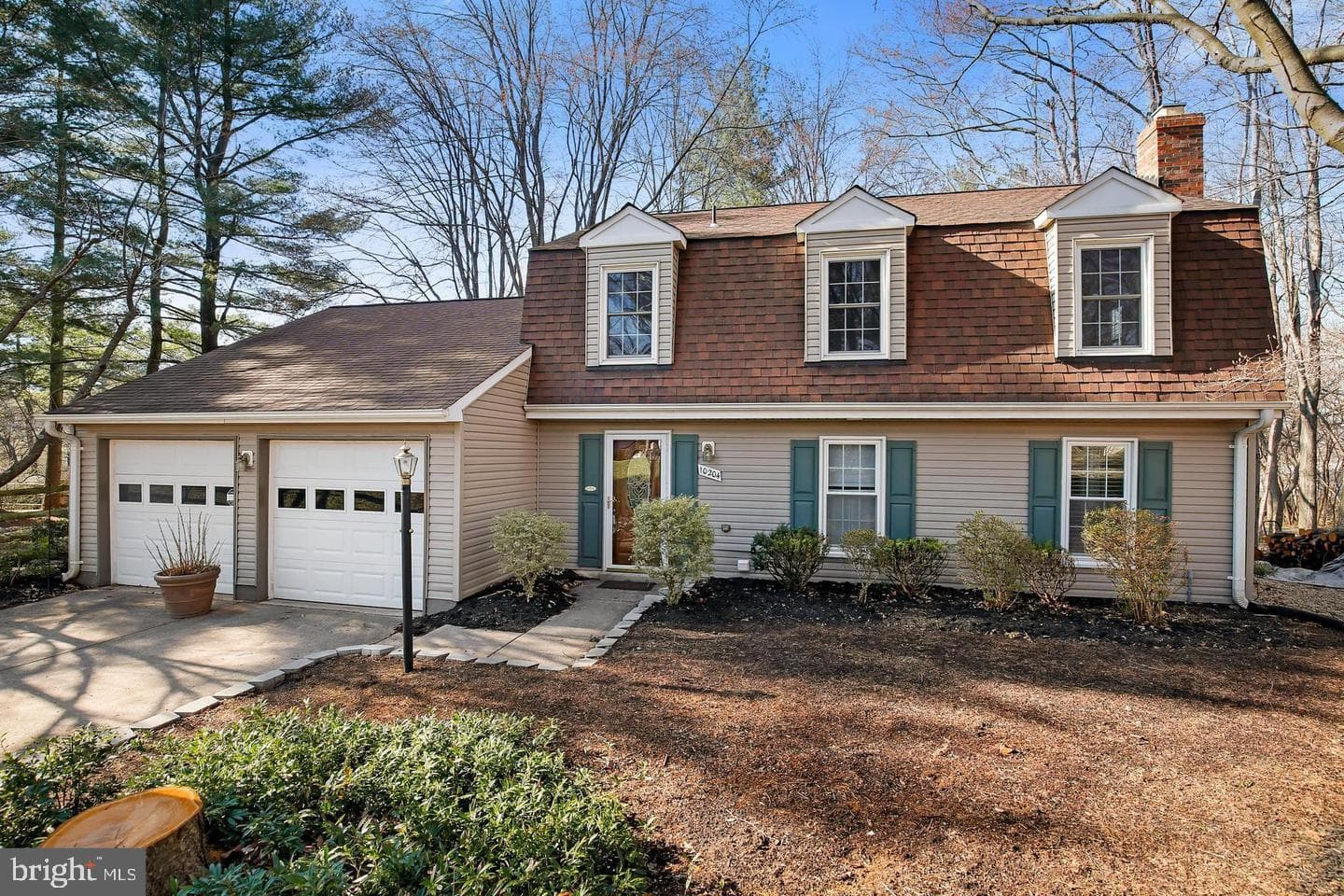 10204 Shaker Drive photo 1