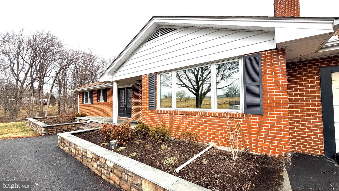 5185 Sheppard Lane photo 1
