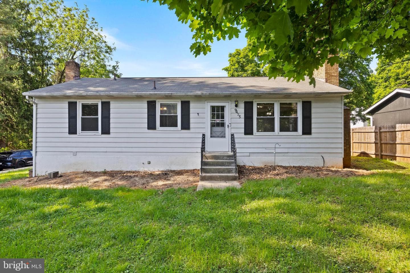 9425 Guilford Road photo 1