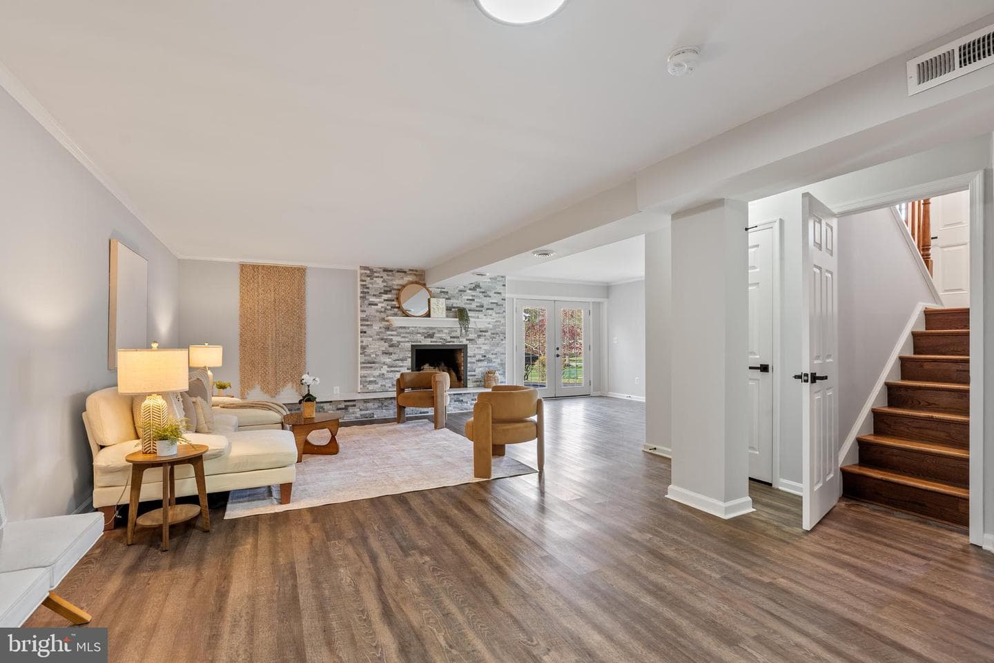 10021 Fox Den Road photo 1