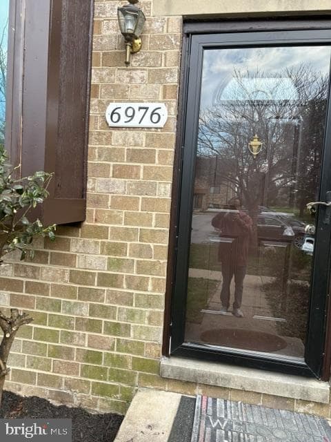 6976 Knighthood Lane photo 1