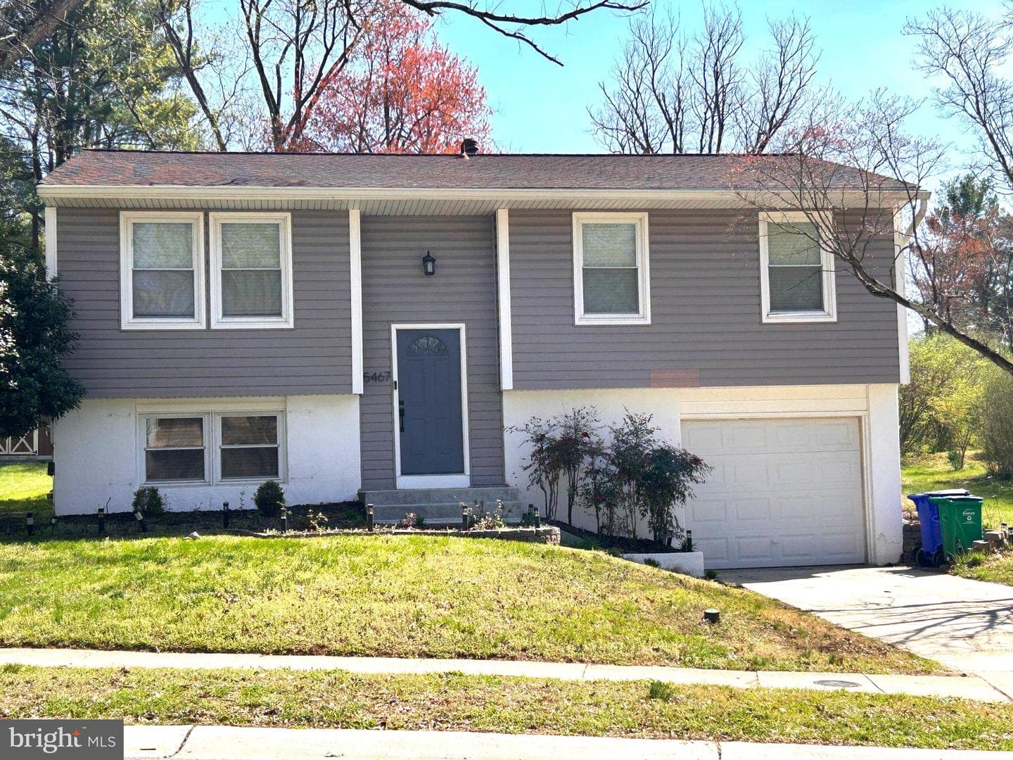 5467 Bluecoat Lane