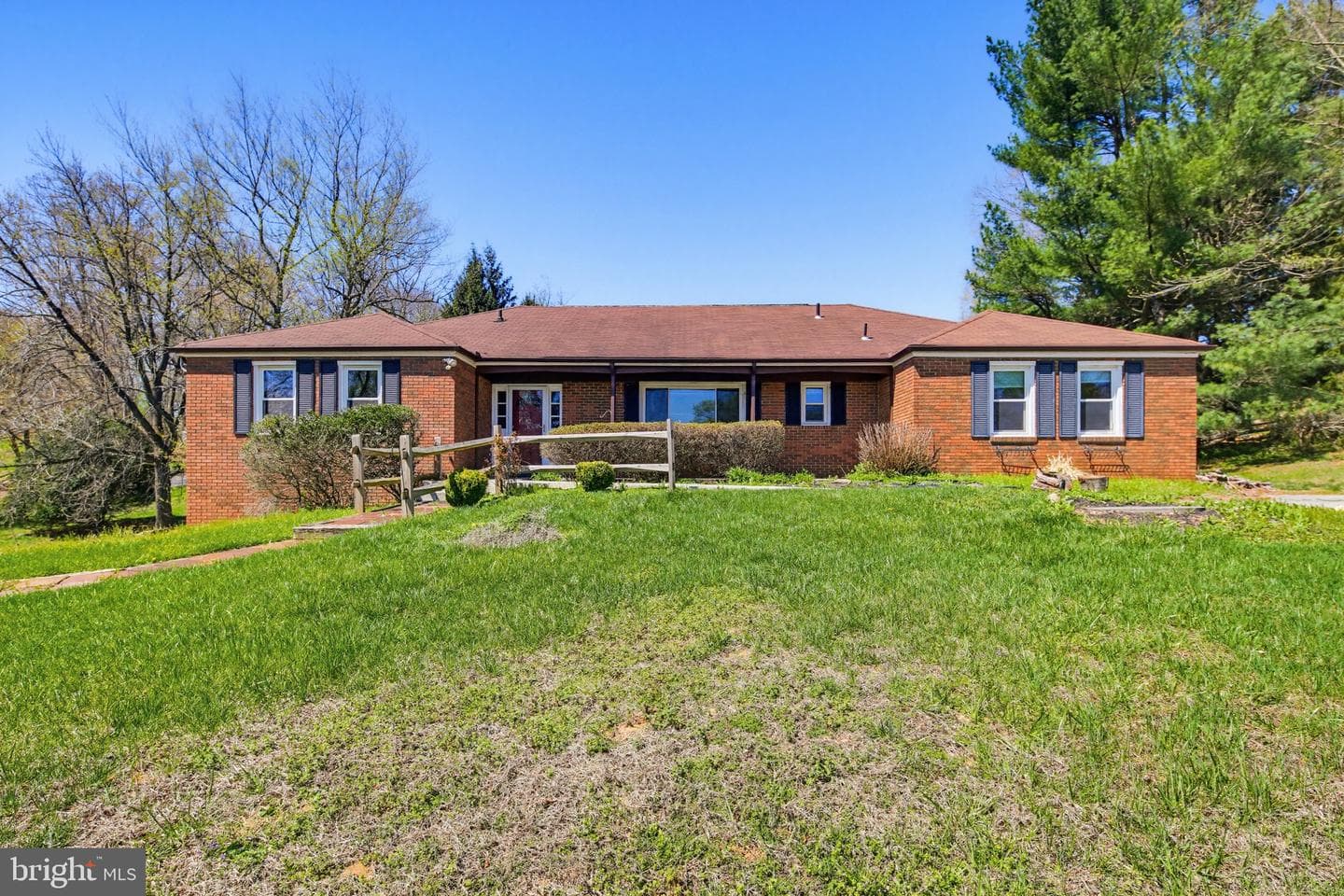 15884 Meadow Walk Road photo 1