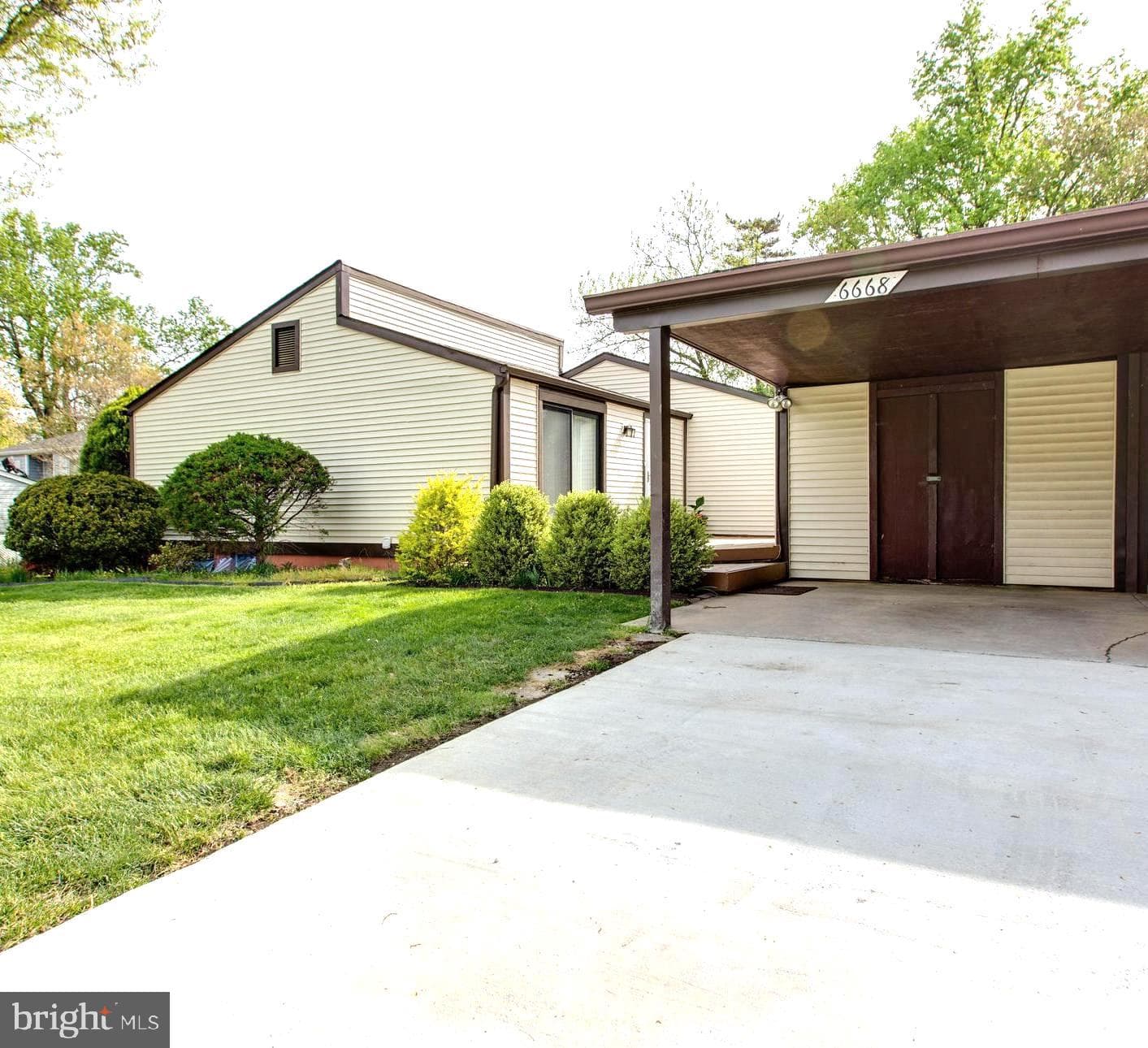 6668 Buckstone Court photo 1