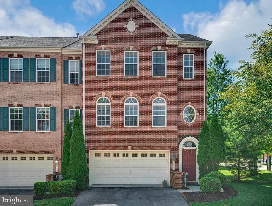 2075 Crescent Moon Court #1