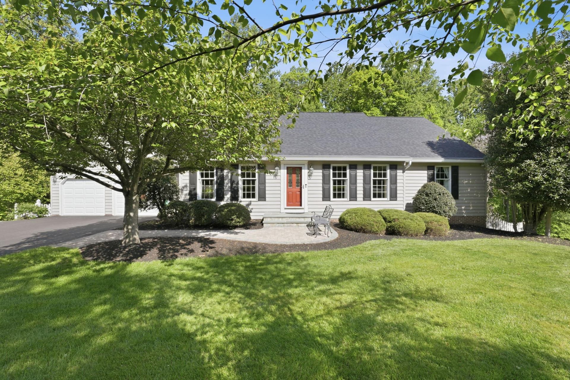 2829 Thornbrook Road photo 1