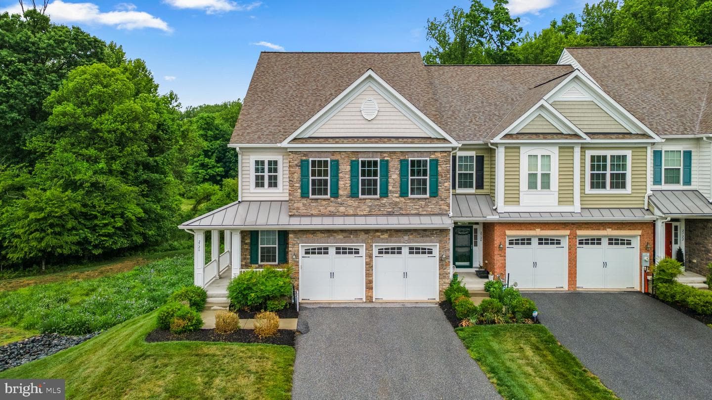 2726 W End Circle