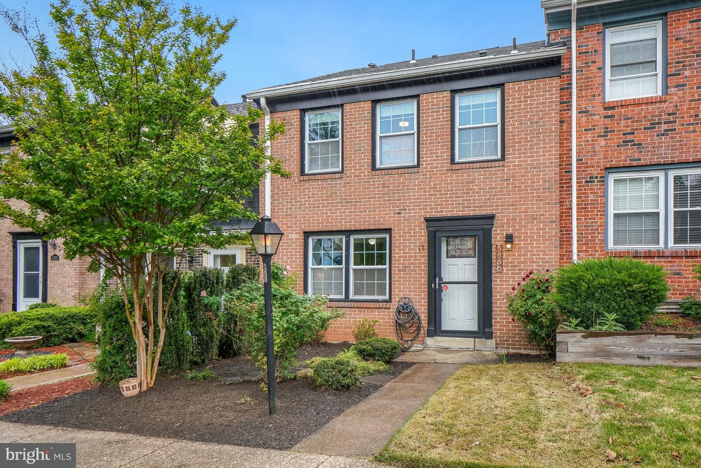 5886 Morningbird Lane
