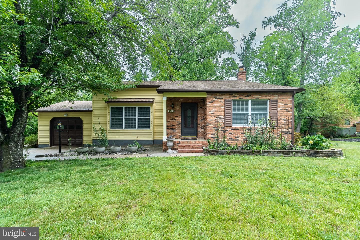 9640 Sandlight Court