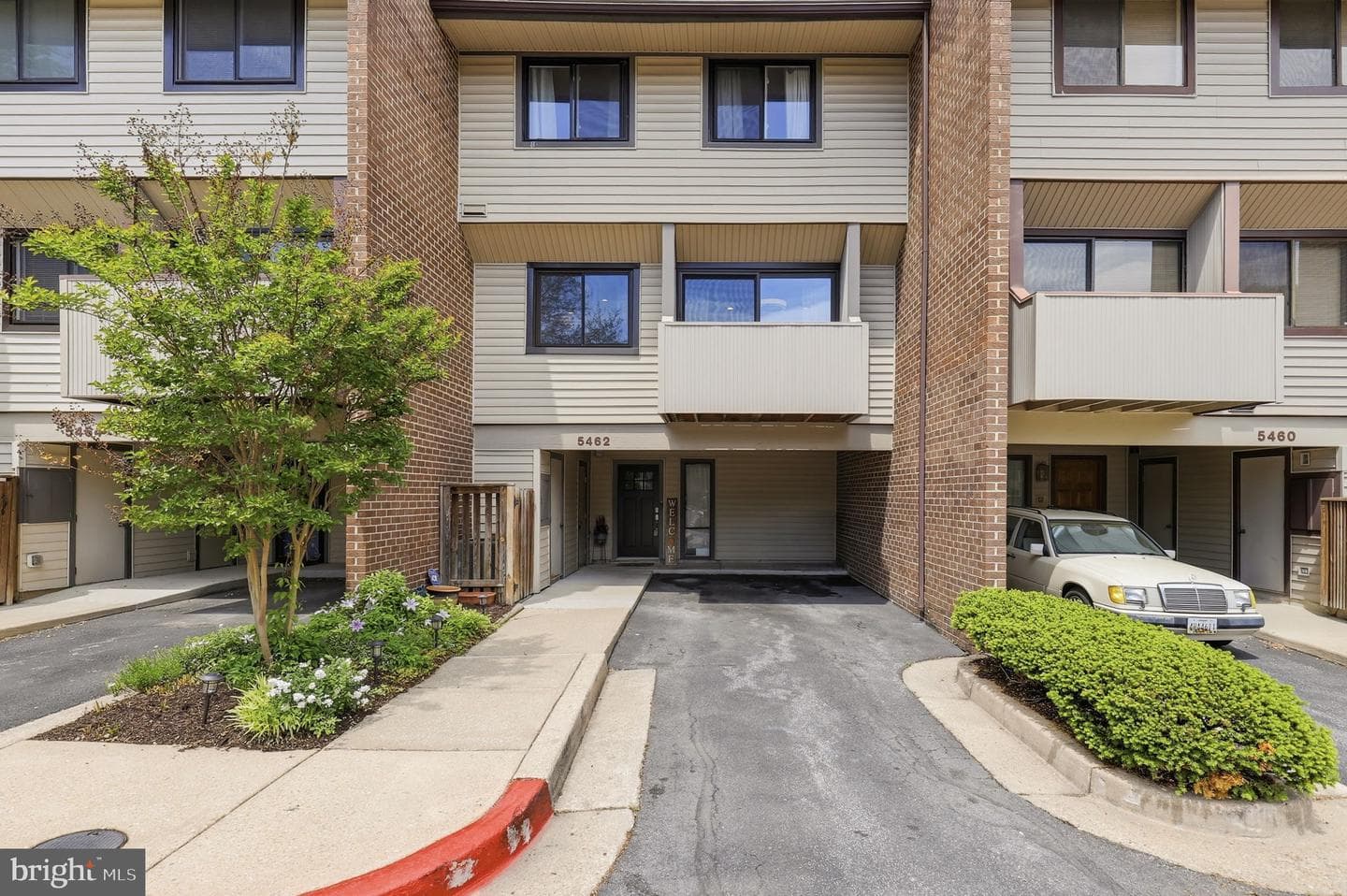 5462 Ring Dove Lane #d4
