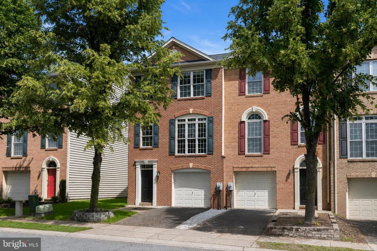 8876 Montjoy Place