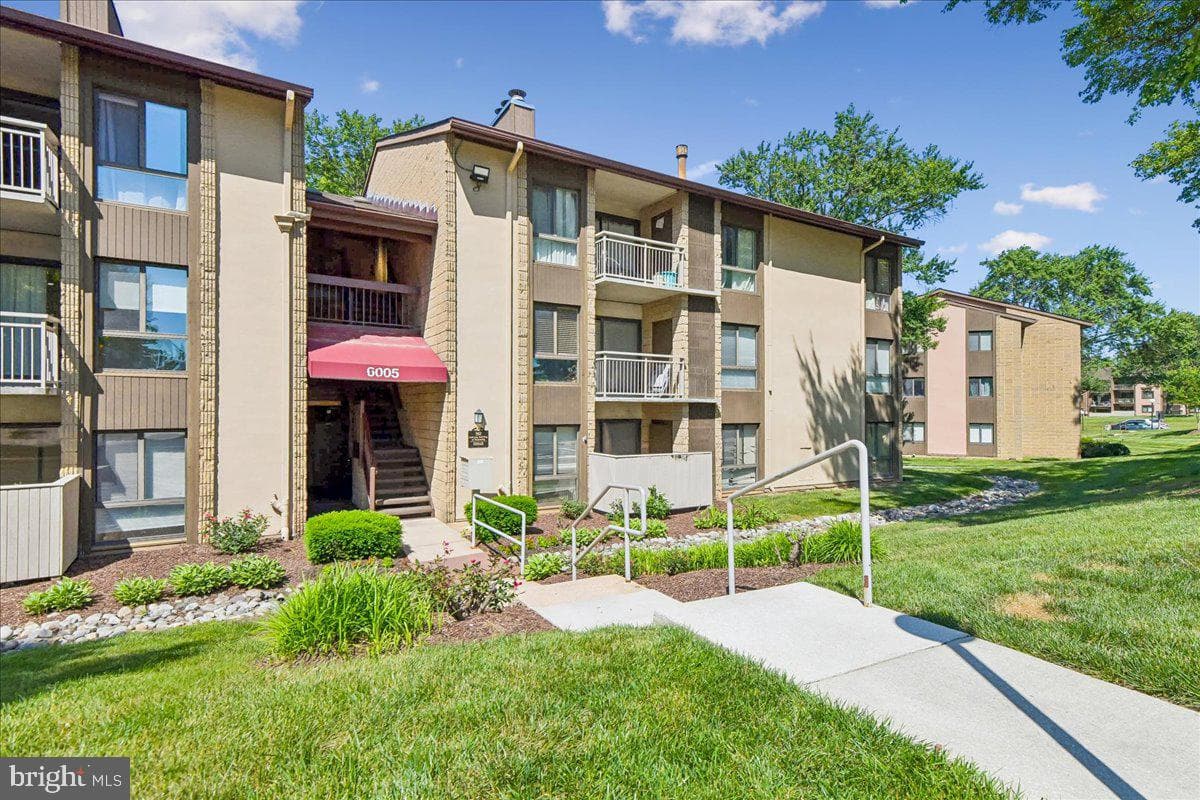 6005 Majors Lane #5 O29