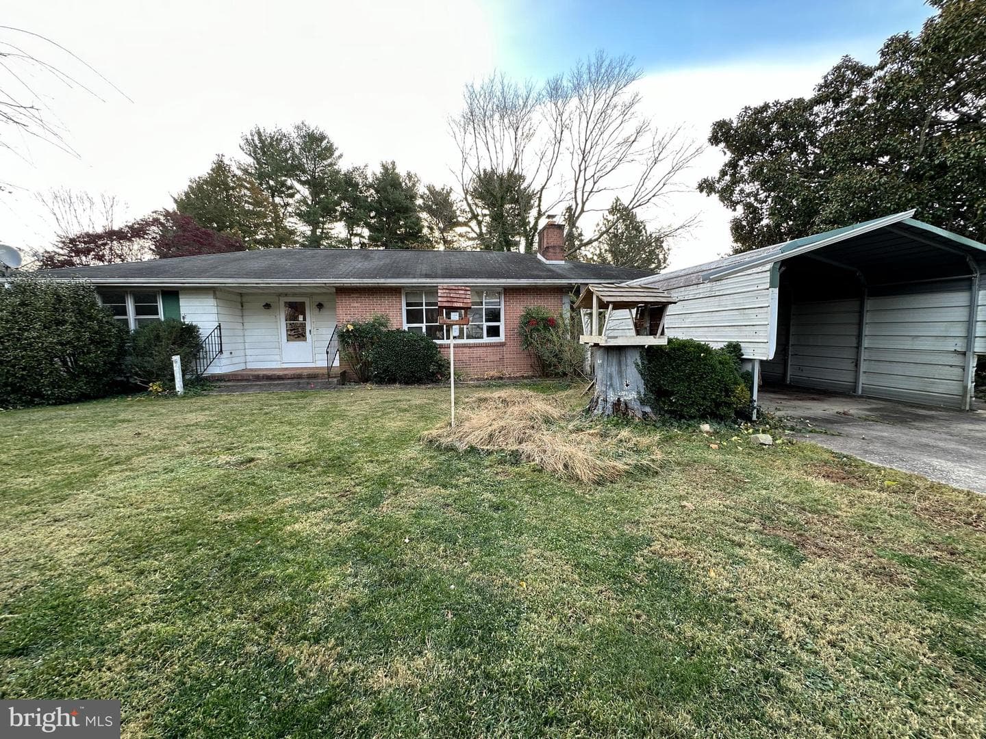 203 Radcliffe Drive photo 1
