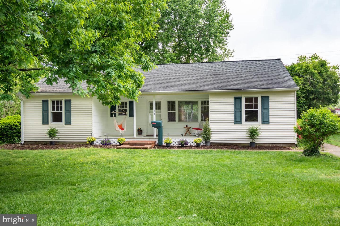 106 Pine Street photo 1