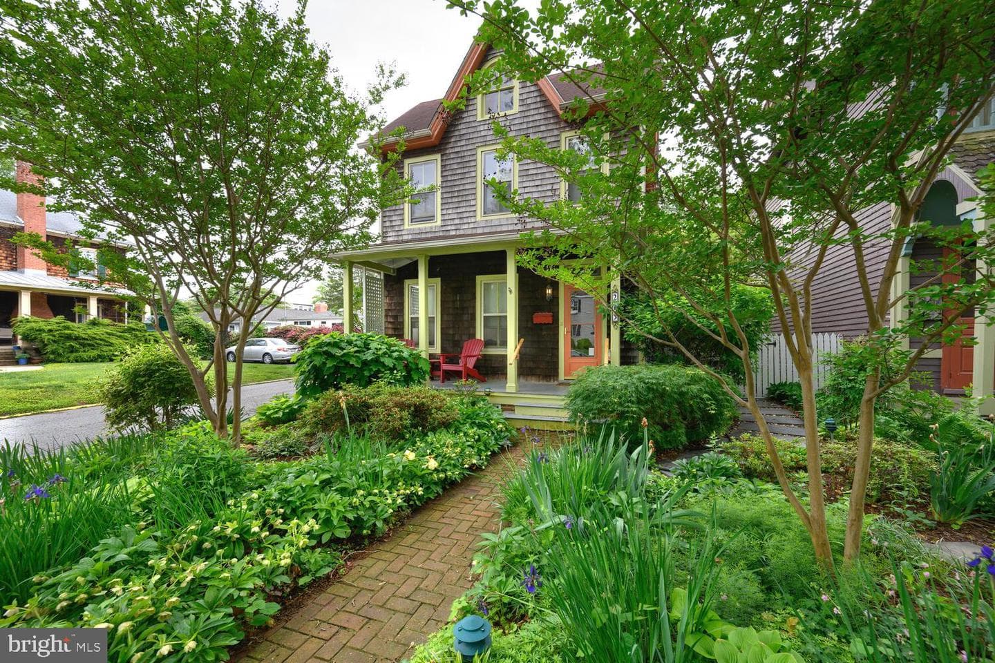 213 N Queen Street photo 1