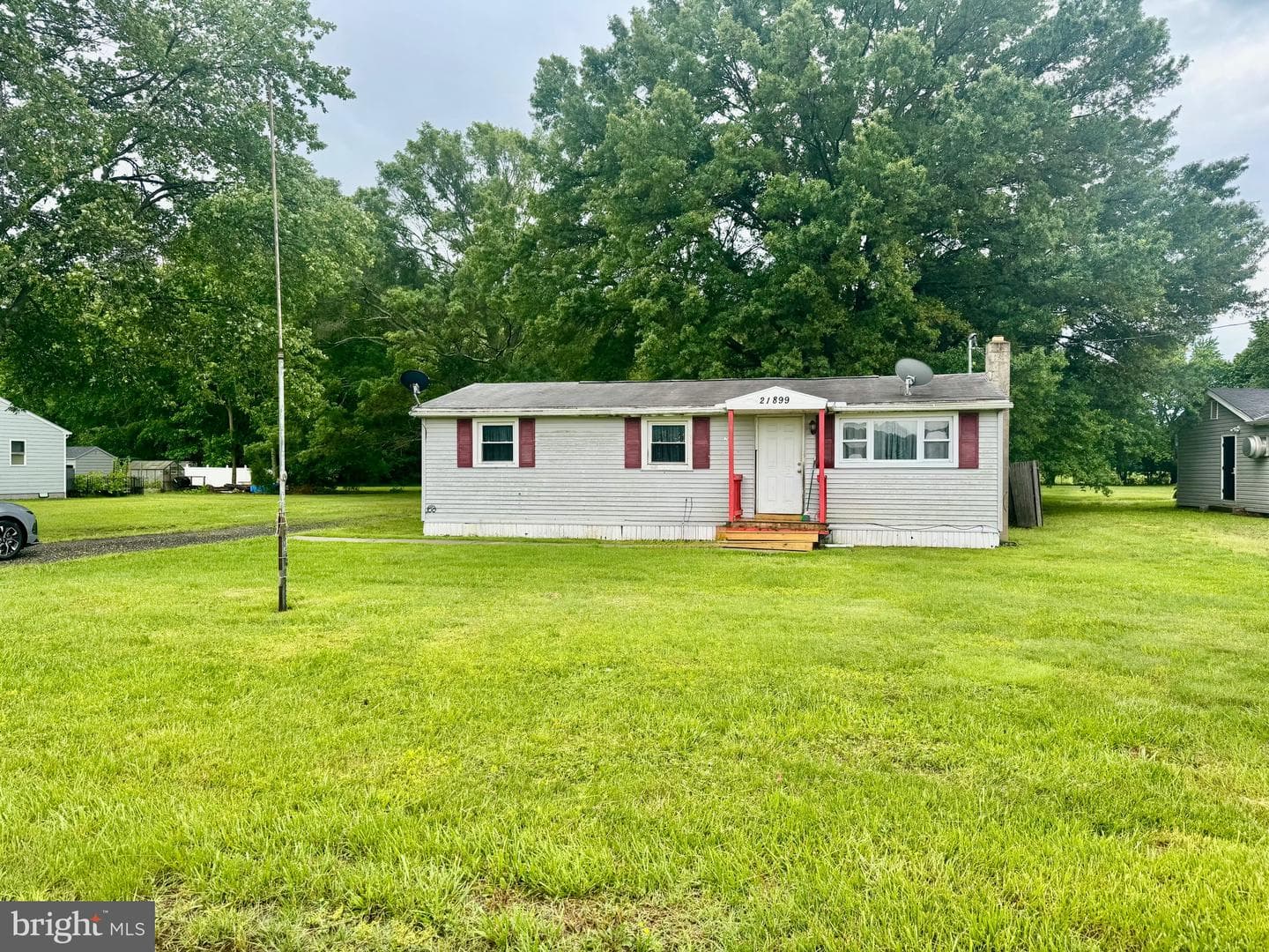 21899 Lovers Lane photo 1