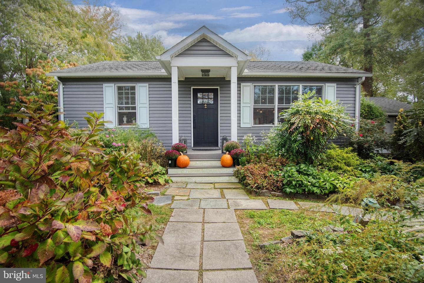 5697 Walnut Street photo 1