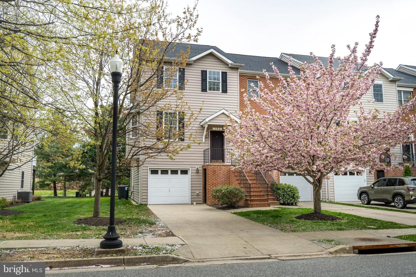 108 Oak Leaf Drive