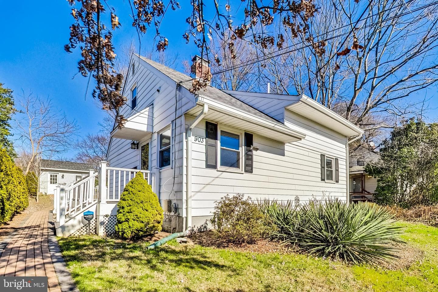 903 Robin Road photo 1
