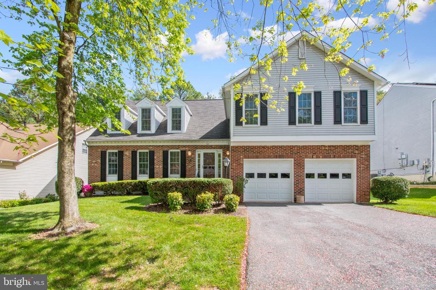 121 Bookham Lane photo 1