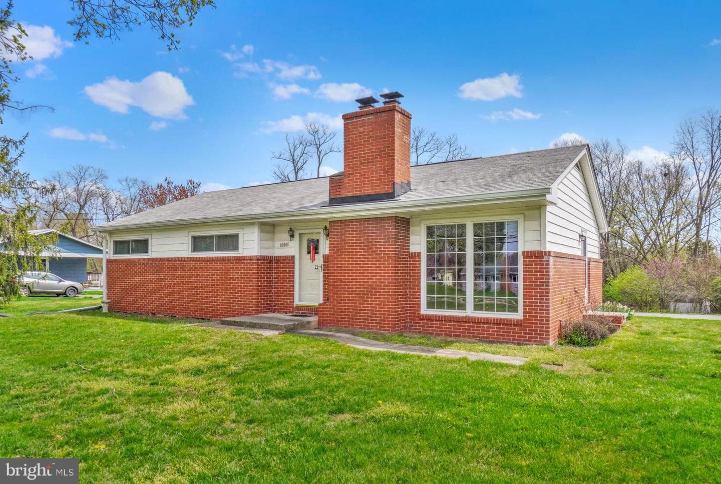 19519 Fisher Avenue photo 1