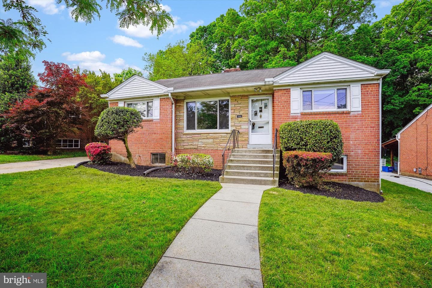 7902 Glenside Drive photo 1