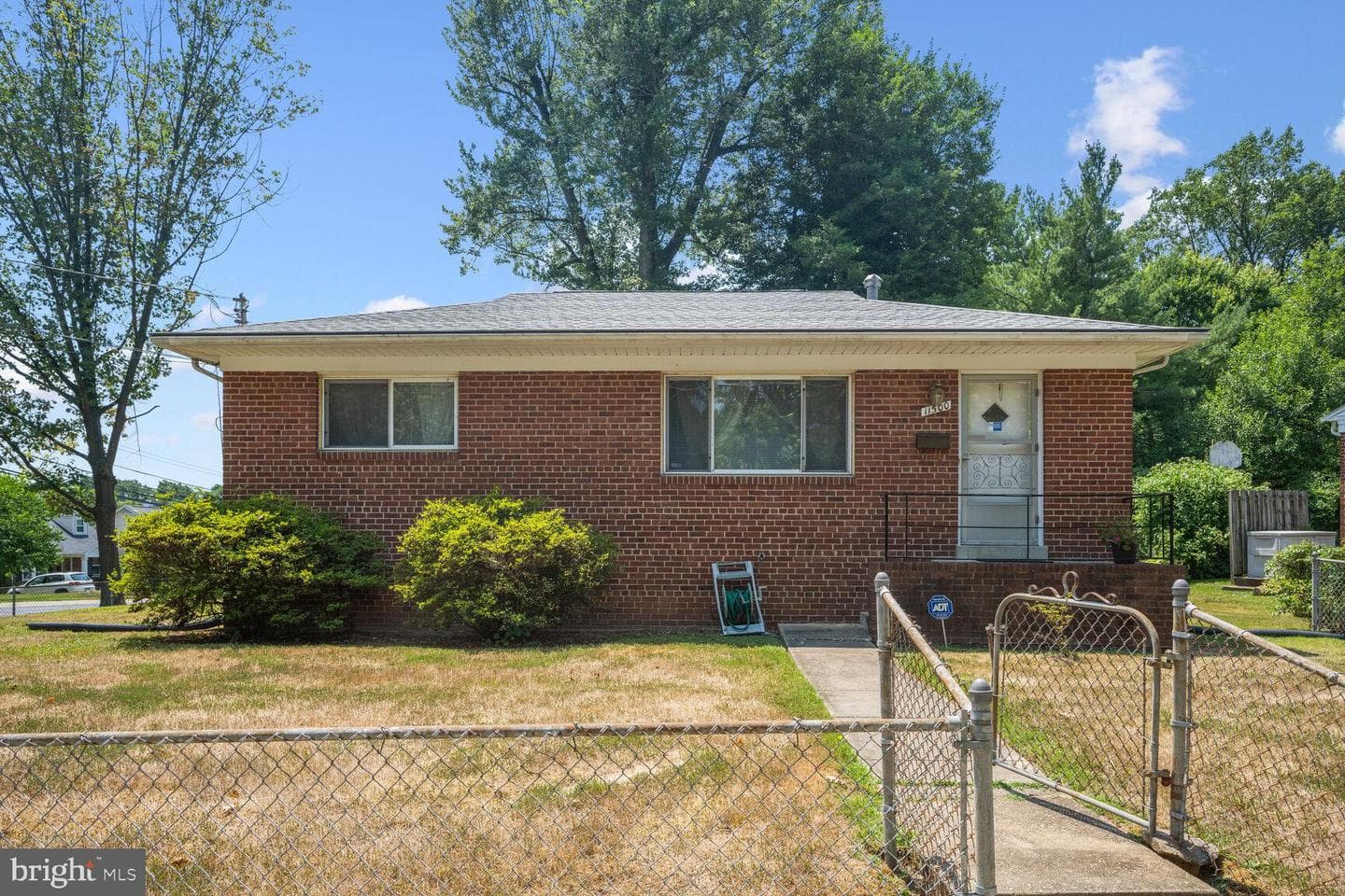 11500 Mapleview Drive photo 1
