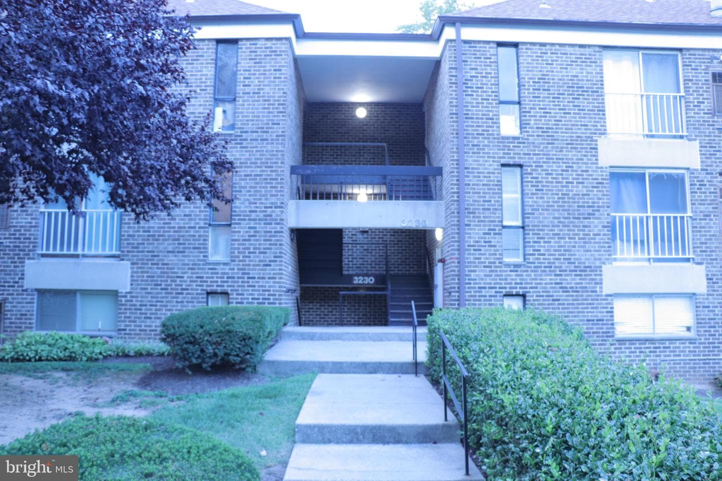 3230 Hewitt Avenue #1-3-B photo 1