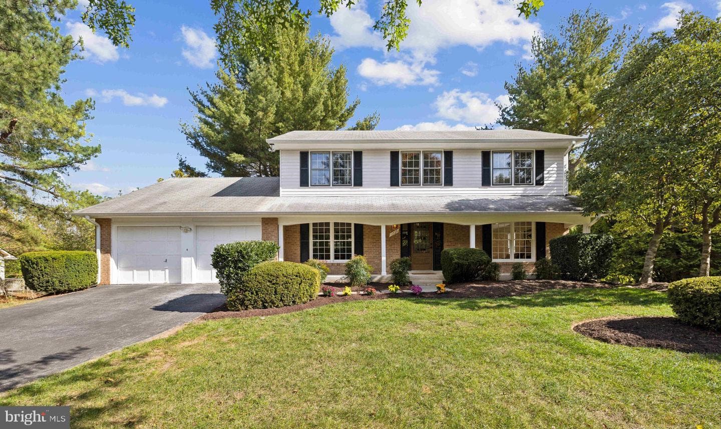 1729 Glastonberry Rd photo 1