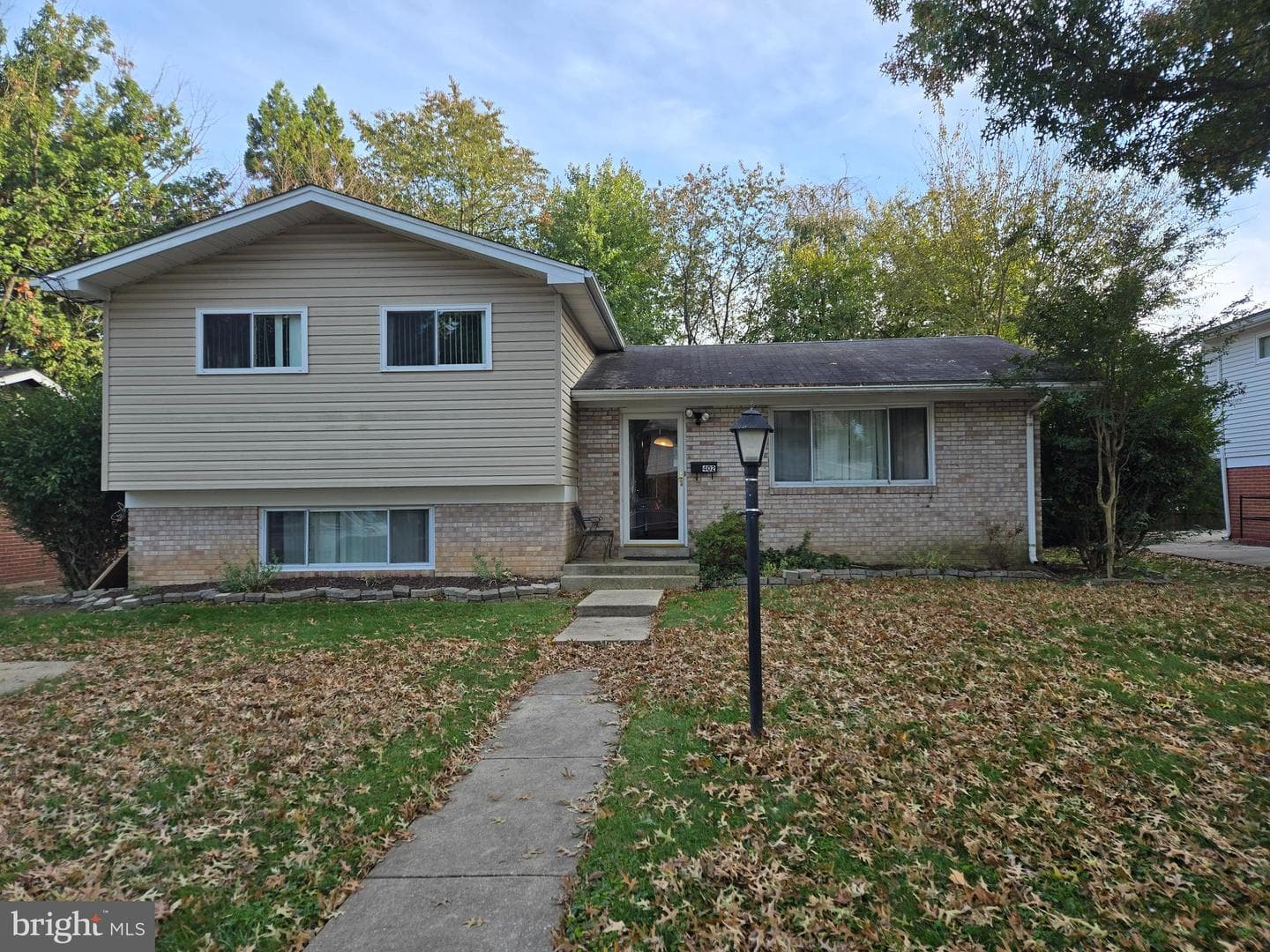 402 Irwin Street photo 1