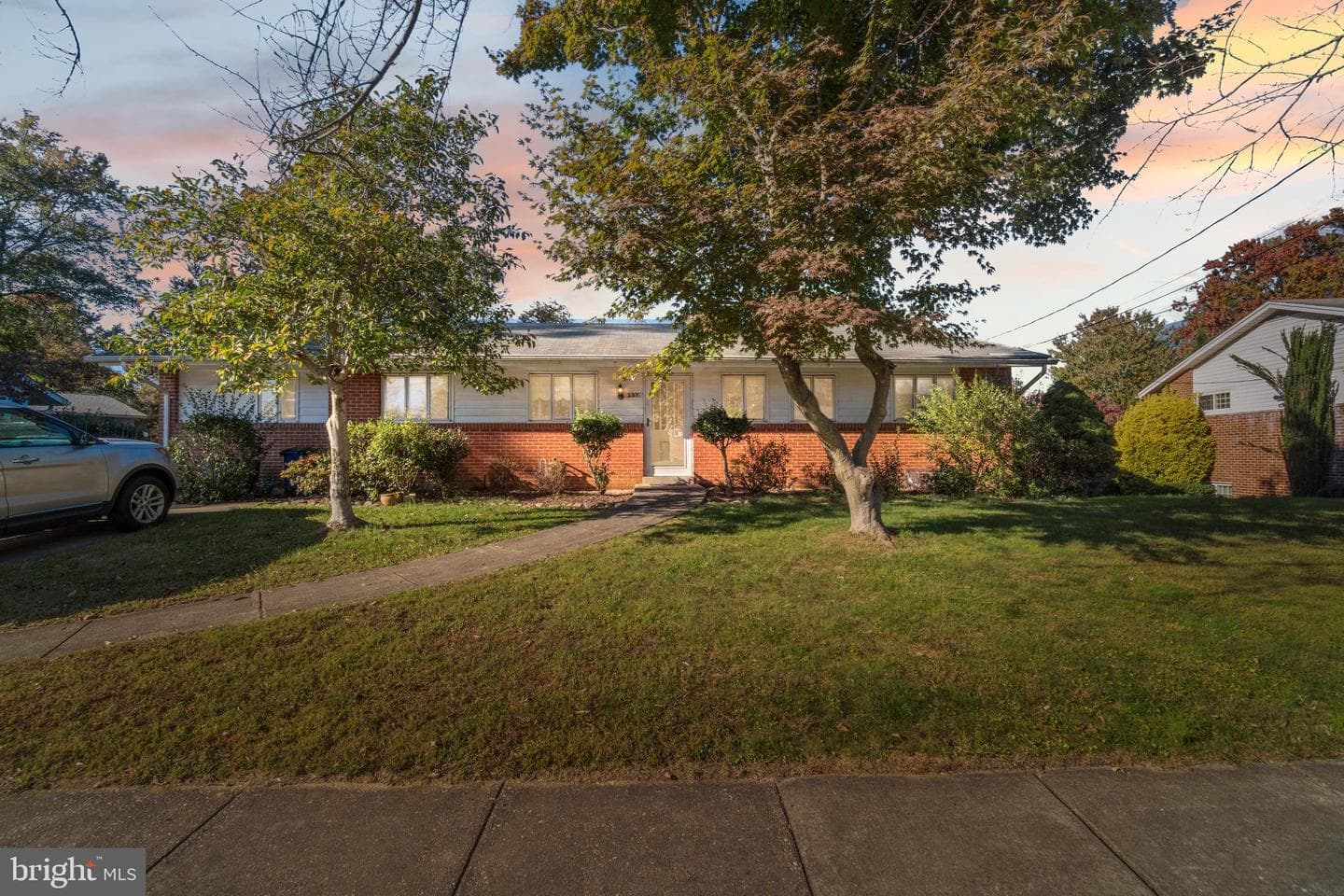 5021 White Flint Drive photo 1