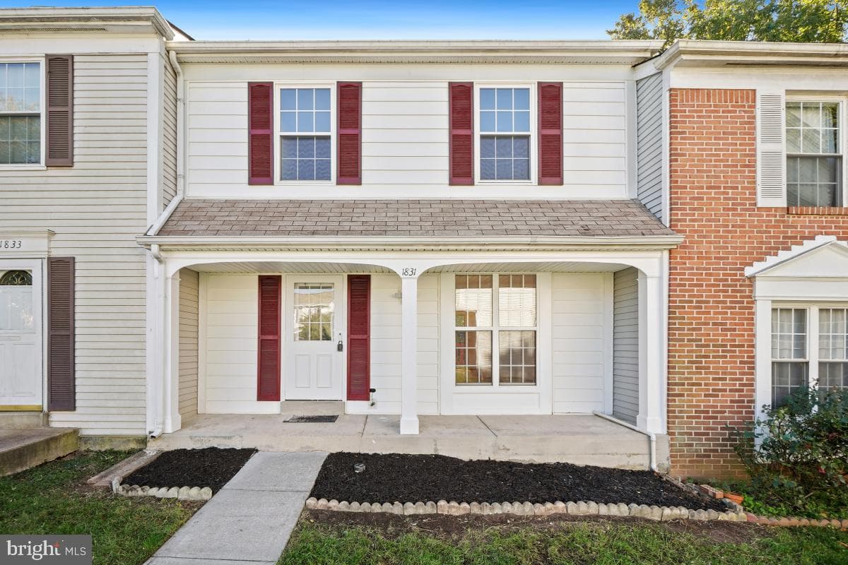 1831 Featherwood Street photo 1
