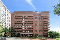 4550 North Park Avenue #810 photo 1