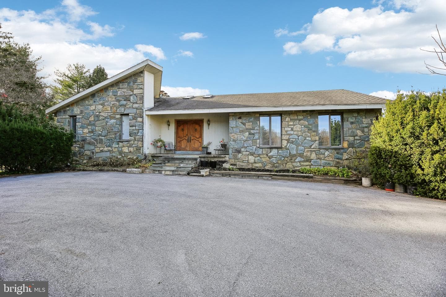 1170 Ridge Rd photo 1