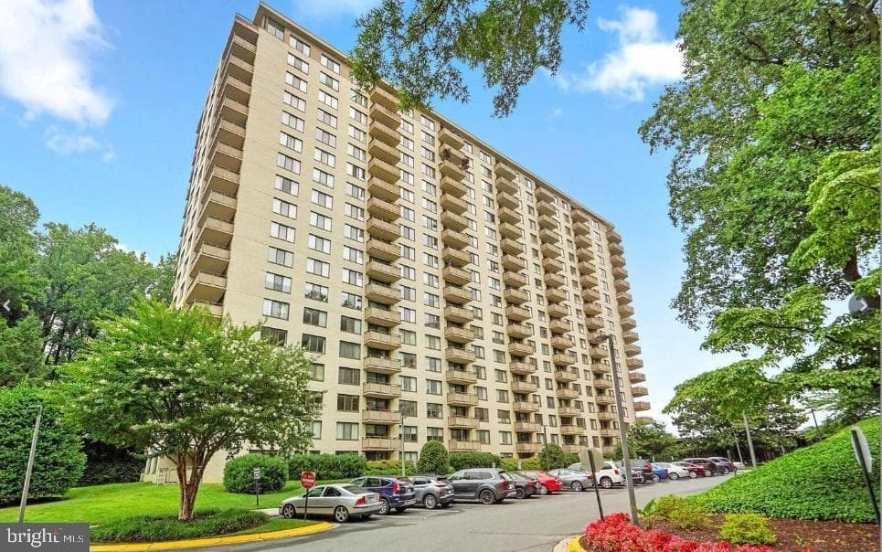 5225 Pooks Hill Road #1609s photo 1