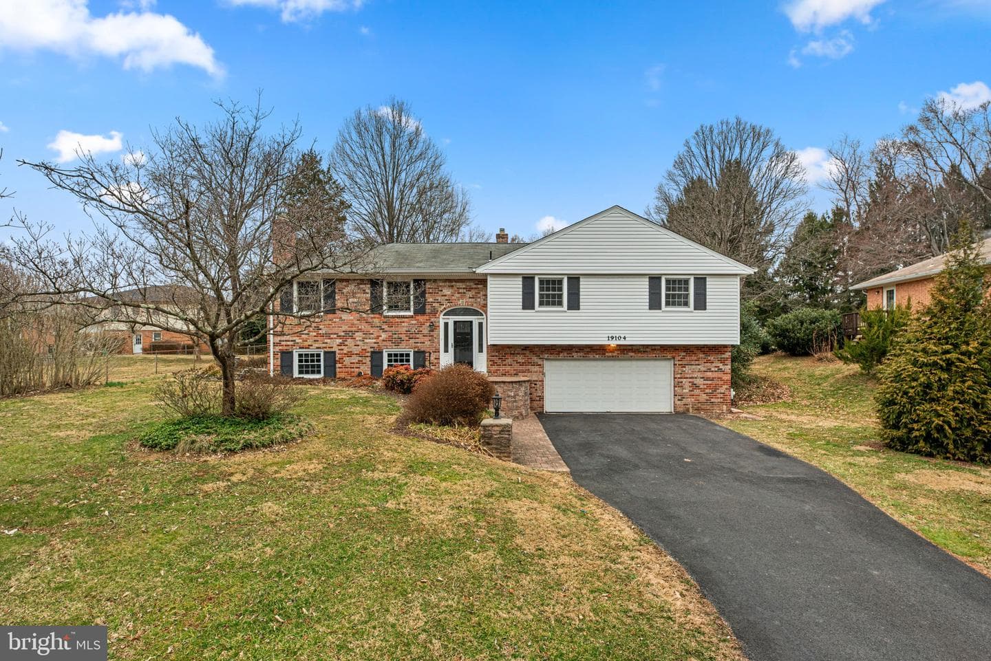 19104 Willow Grove Road photo 1