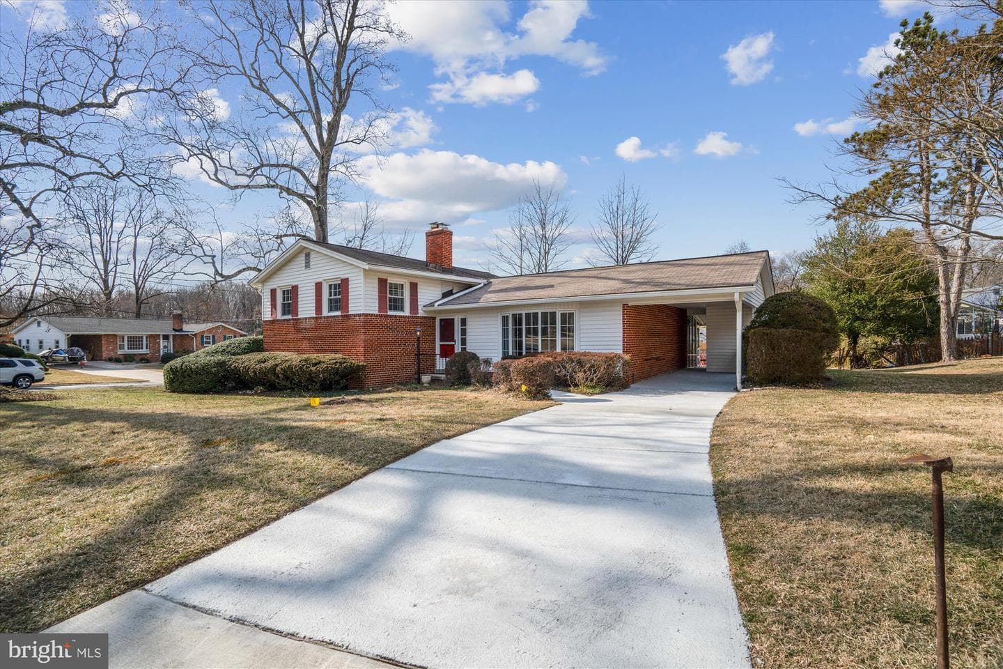 404 Neale Court photo 1