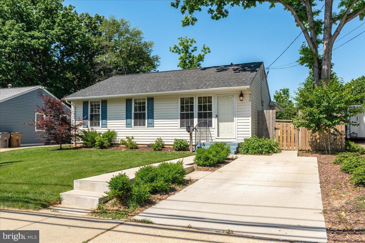 826 1st Street photo 1