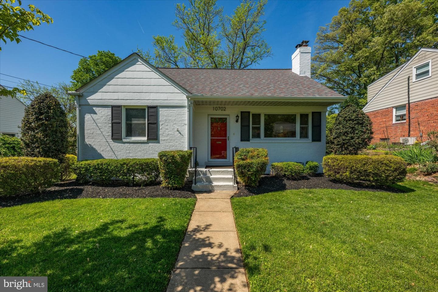 10702 Eastwood Avenue photo 1