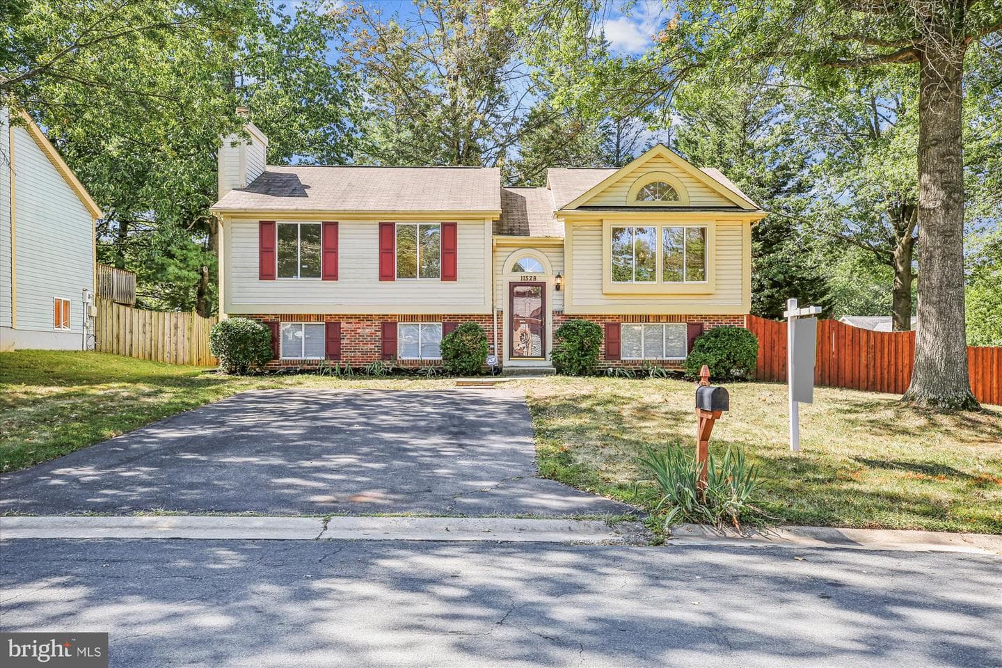 11528 Dragonfire Way photo 1