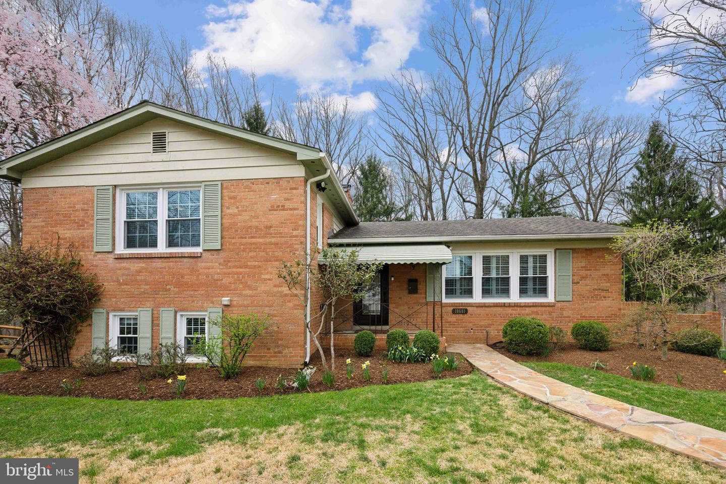 10601 Meadowhill Road photo 1