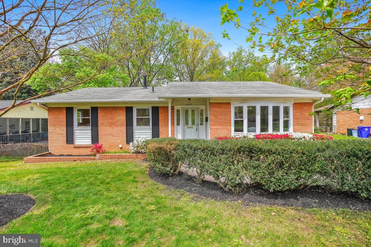 14208 Arctic Avenue photo 1