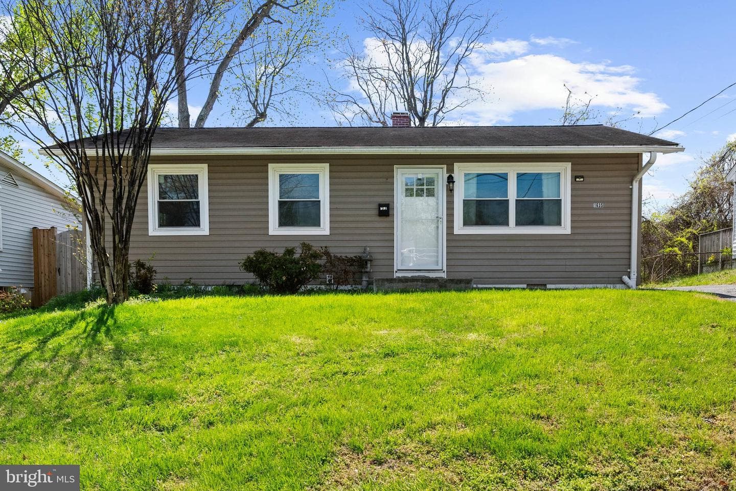 1635 Lewis Avenue photo 1