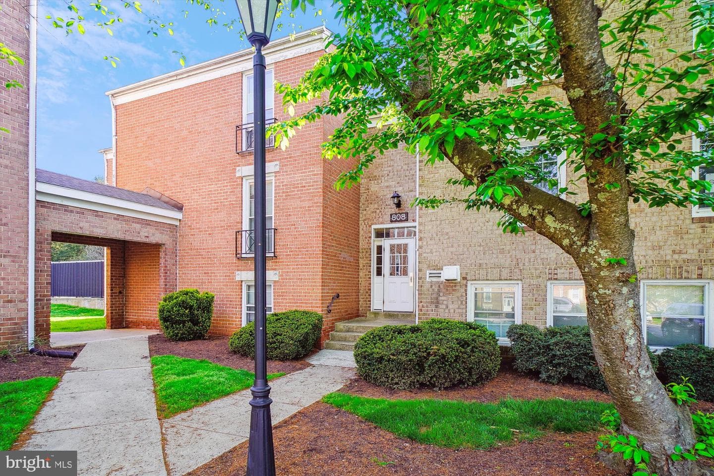 808 Quince Orchard Boulevard #808-10 photo 1