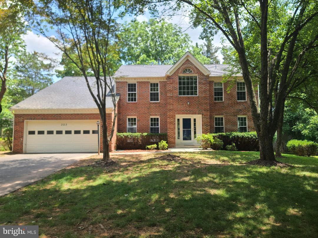 303 Saybrooke View Drive photo 1